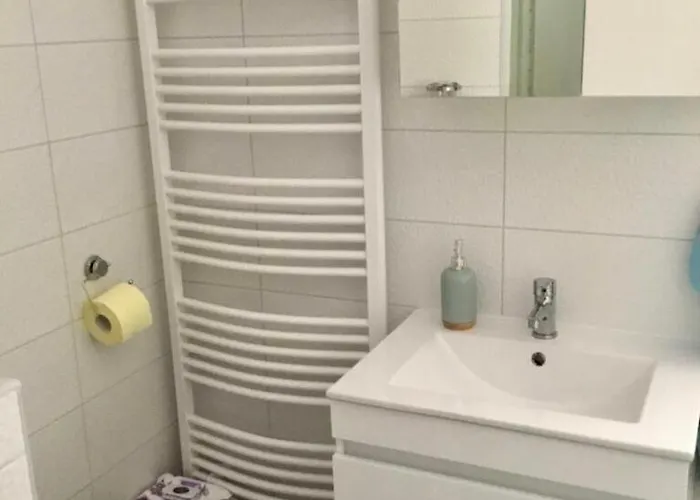 Voeroesparti Ueduelohaz *