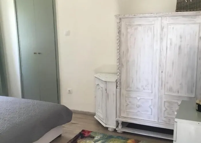 Ferienhaus Voeroesparti Ueduelohaz Paloznak